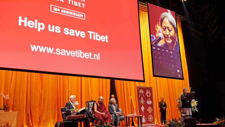 International Campaign for Tibet (ICT) Executive Director Tsering Jhampa introducing His Holiness the Dalai Lama and Richard Gere at the start of their conversation at the Ahoy convention centre in Rotterdam, Netherlands on September 16, 2018. Photo by Olivier Adams