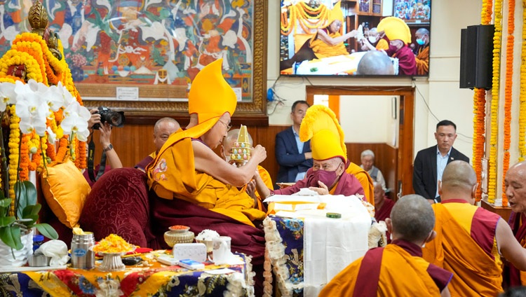  Ven Samdhong Rinpoché presenting offerings to His Holiness the Dalai Lama during the Long Live Offering Ceremony at the Main Tibetan Temple in Dharamsala, HP, India on September 18, 2024. Photo by Tenzin Choejor