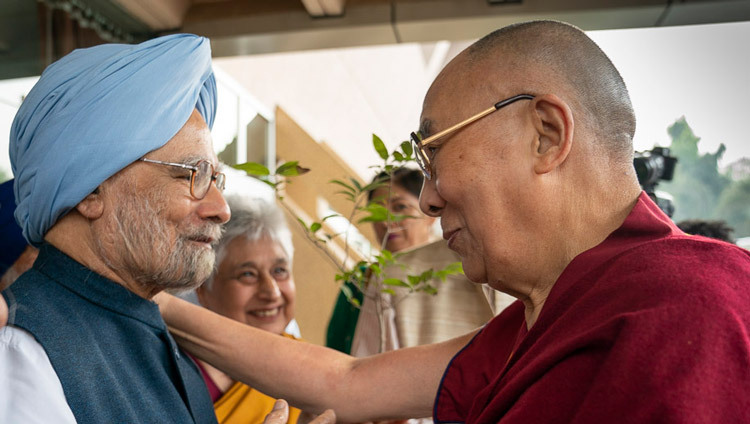 His Holiness the Dalai Lama and Former Prime Minister Manmohan Singh in New Delhi, India on November 10, 2018. Photo by Tenzin Choejor