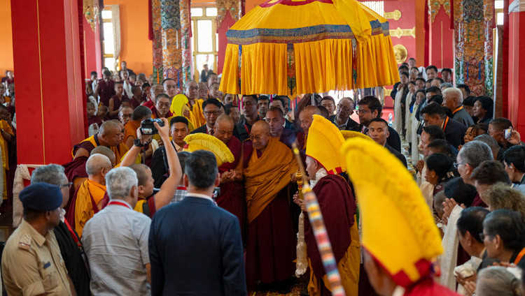 Dalai Lama Visits Tashi Lhunpo Monastery in South India