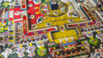 Teaching the Eight Great Tantric Commentaries of Gyumey Tantric College