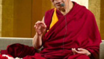 His Holiness the Dalai Lama asks Japanese Priests to Produce Buddhist Scientists