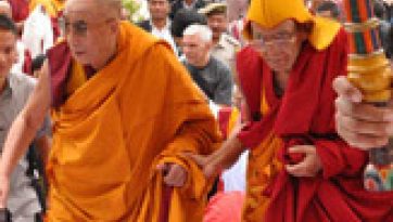 Dalai Lama Arrives in Ladakh on Nine-Day Visit