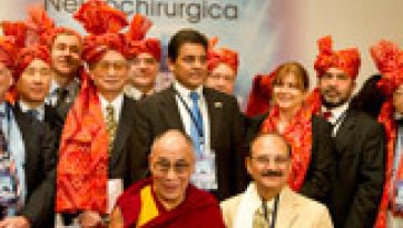 Dalai Lama urges doctors to master old & new sciences