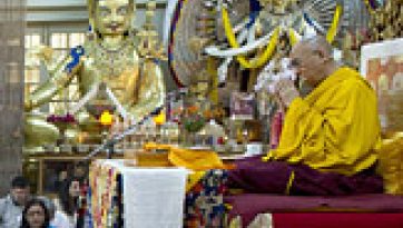 First Day of His Holiness the Dalai Lama's Explanation of a Guide to the Bodhisattva's Way of Life in Dharamsala